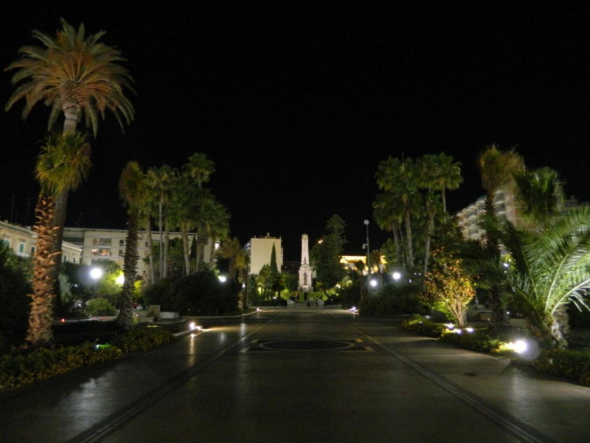 Torre Anna Historical Center Living Bisceglie Exterior photo