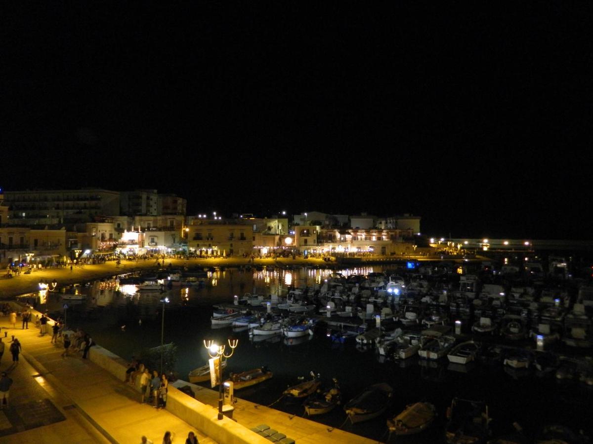 Torre Anna Historical Center Living Bisceglie Exterior photo